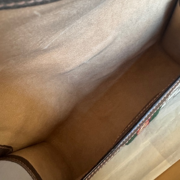 Gucci Beige GG Supreme Canvas Clutch with Red & Green Web Stripe - Picture 8 of 13